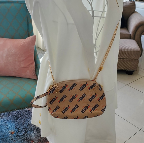 Fendi Beige Crossbody Bag with Iconic Monogram and Gold Chain - Picture 3 of 4